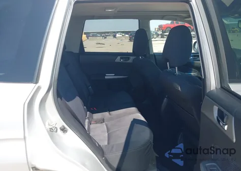 2010 Subaru Forester 2.5X Premium из США, поврежденный, VIN JF2SH6CC7AH706851